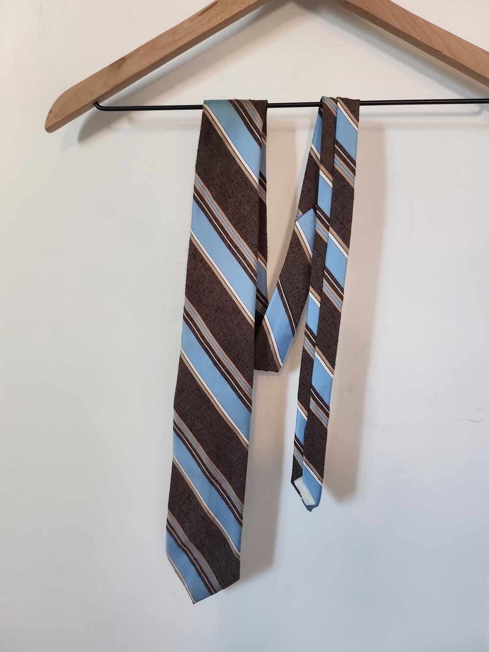 Lilly Dache Classic Brown and Light Blue Striped Men's Tie